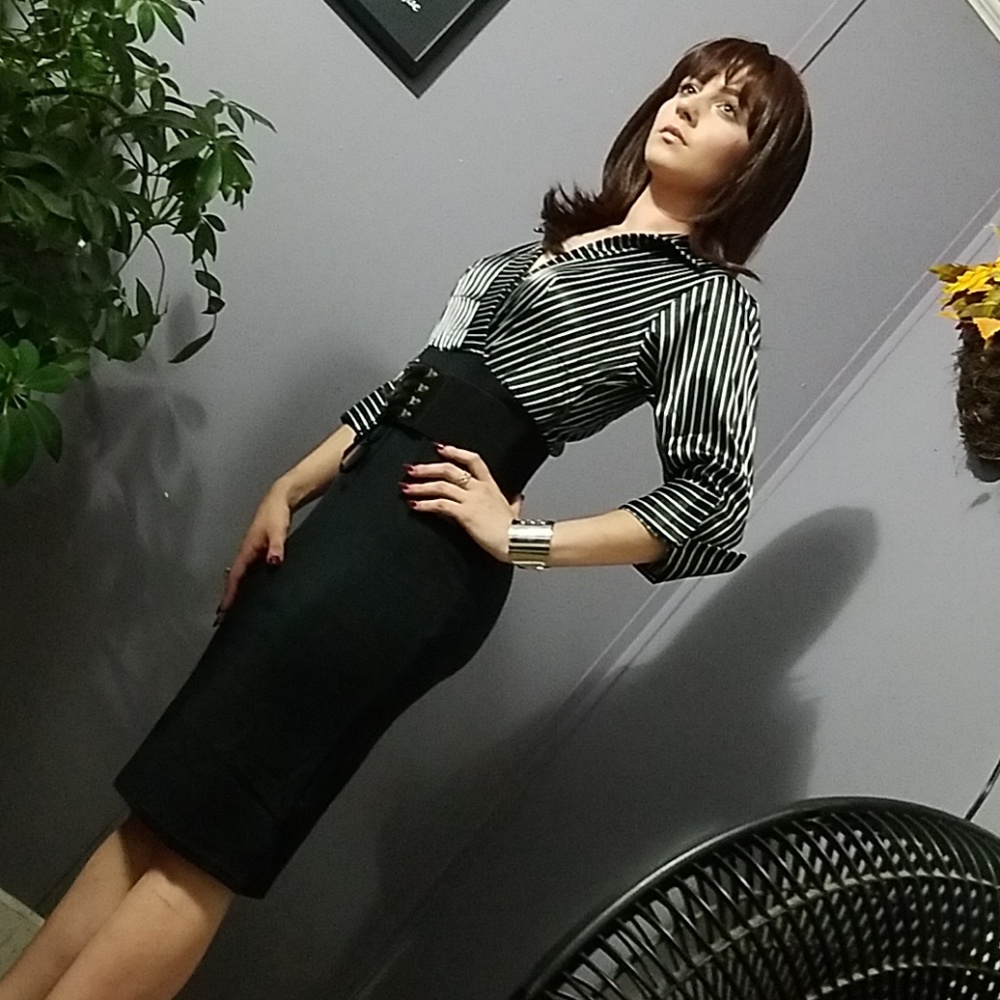 STUNNING IMPORTED OFFICE DRESS - Picture 2 of 8